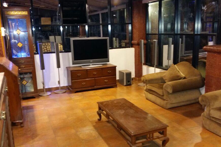 โอโย 9850 โฮเต็ล ออน เดอะ ร็อค Hotel มหาบาเลชวาร์ ภายนอก รูปภาพ